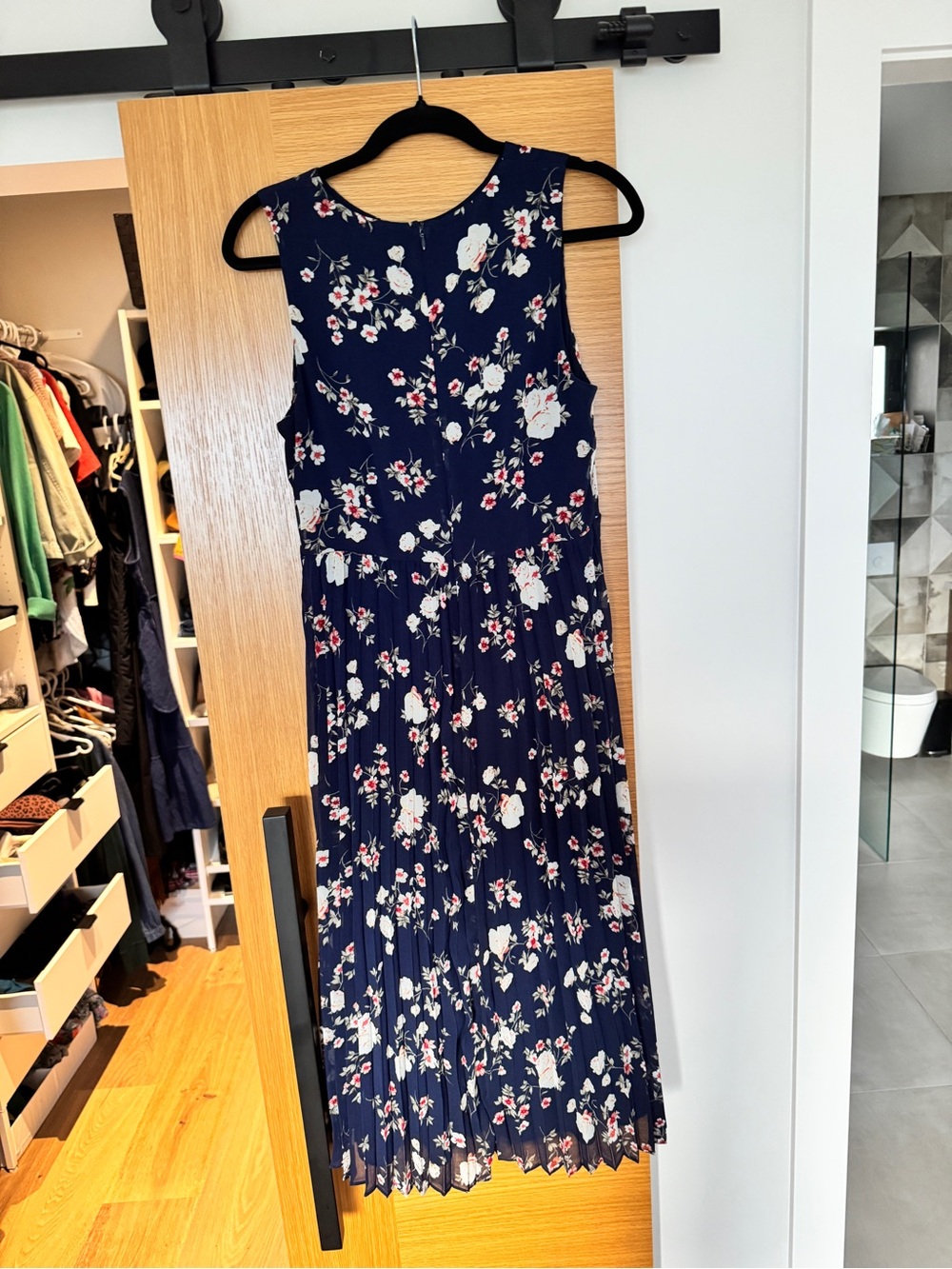 RW&CO. Navy Floral Pleated Midi Dress